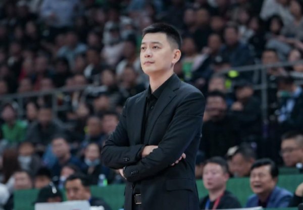 盈策略 官方：杨鸣和潘江将担任CBA总决赛G1的解说嘉宾