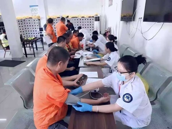 证配所配资 三亚机场工会开展2025年“送清凉”系列活动